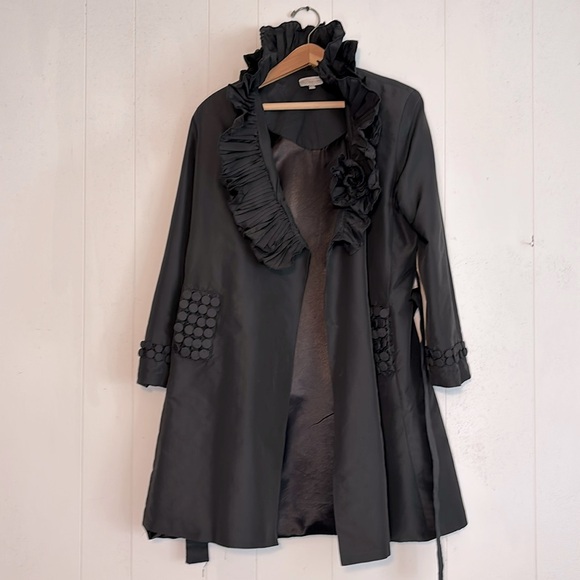 Chez Vous de France Vintage Ruffled Opera Trench Coat - Picture 5 of 17